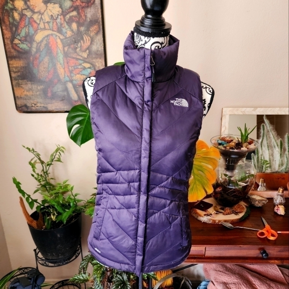 - THE North Face Puffer Vest XS\TP Purple And Pink EUC.